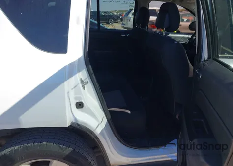 2016 Jeep Compass Sport z USA, uszkodzony, nr VIN 1C4NJCBAXGD518873